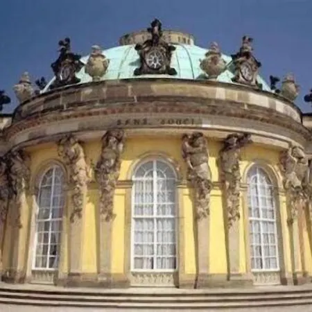 Unicat 3* Potsdam