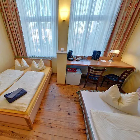 Guest house Unicat 3*