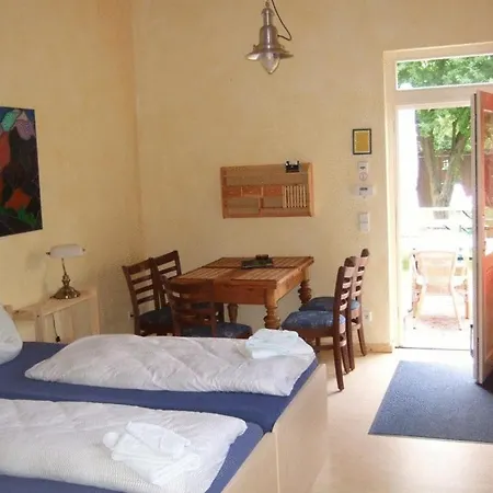 Guest house Unicat 3*