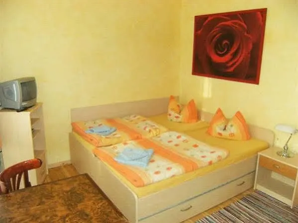 Unicat Casa de hóspedes 3*